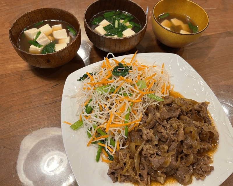 韓国風焼き肉、野菜のナムル風&ニラと豆腐のスープ